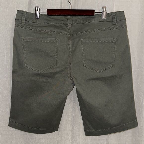 Just Jeans 12 Camo Army Green Cotton Shorts - Picture 2 of 11